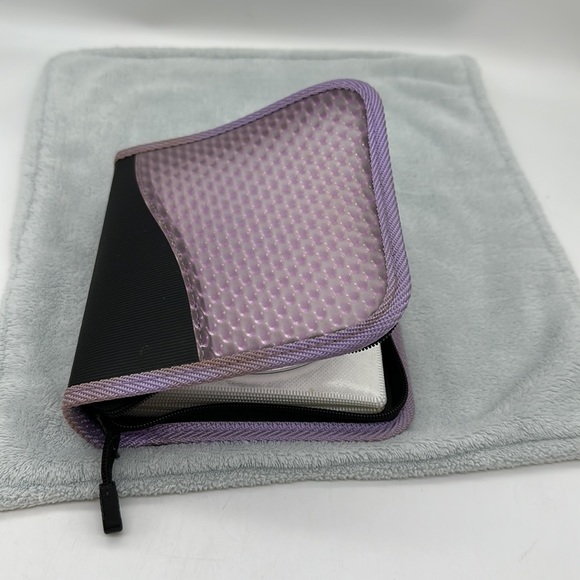 CD Zippered Vinyl Case with 12 Assorted-Game, Movie, Teaching Reference - Picture 2 of 14